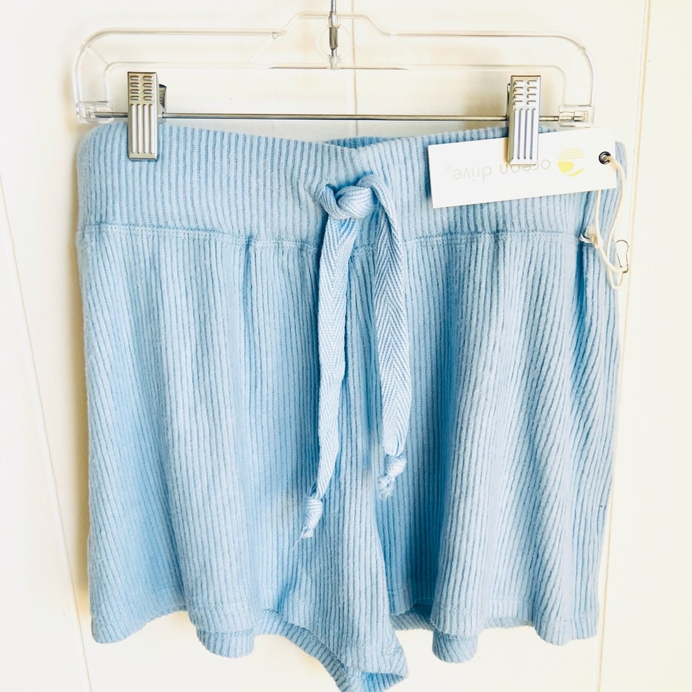 Ocean Drive Ribbed Shorts - Picture 2 of 3